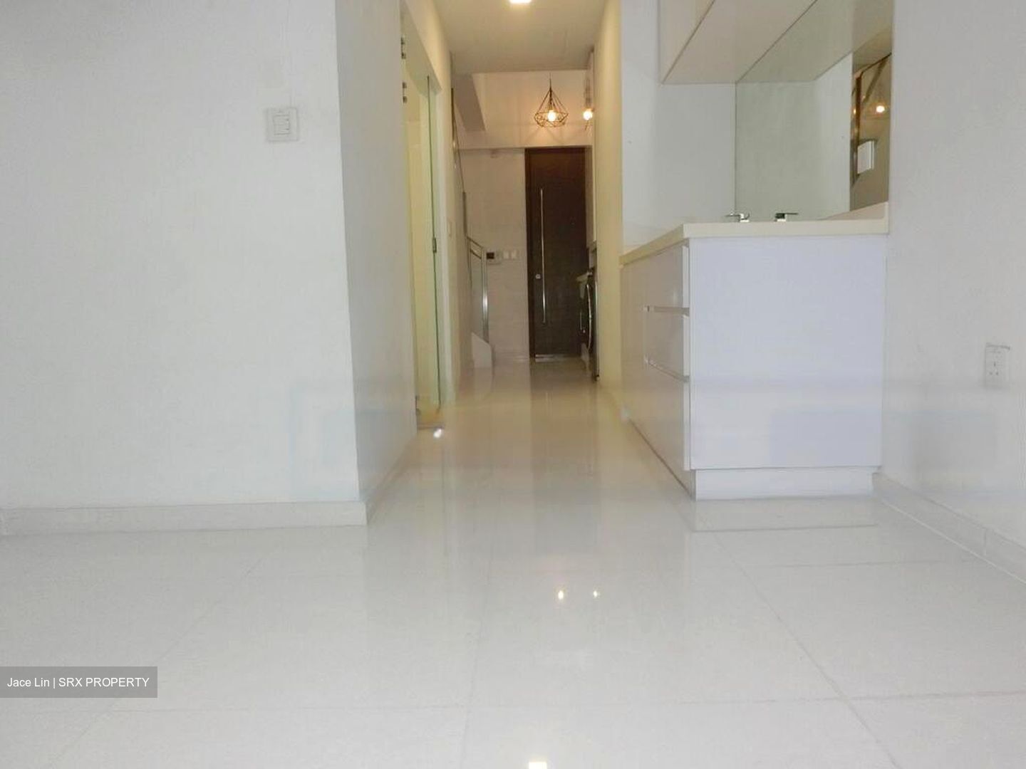 # 1 Loft (D14), Apartment #470086681